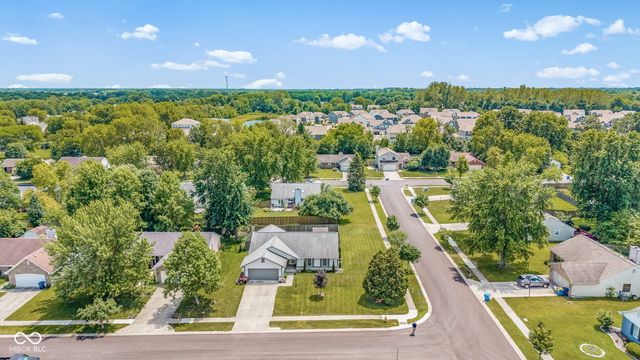 5473 Kelly Anne Way, Noblesville, IN 46062