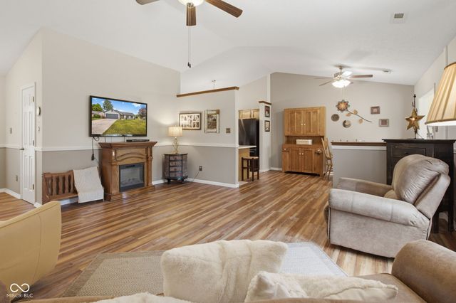 5473 Kelly Anne Way, Noblesville, IN 46062