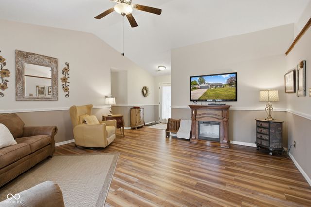 5473 Kelly Anne Way, Noblesville, IN 46062