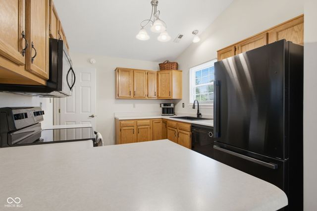 5473 Kelly Anne Way, Noblesville, IN 46062