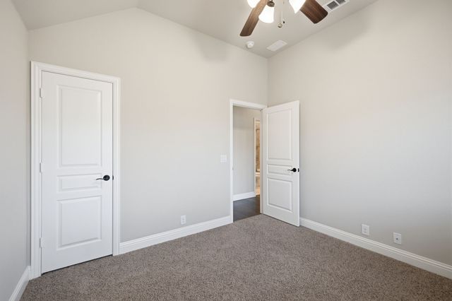 515 Lakeview Drive, Alvarado, TX 76009