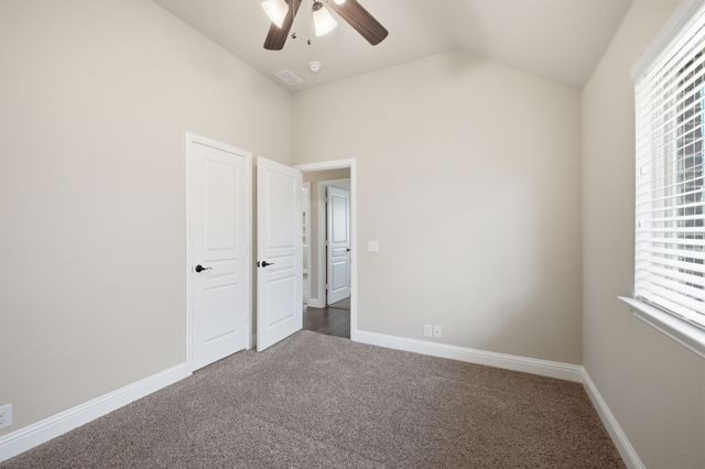 515 Lakeview Drive, Alvarado, TX 76009