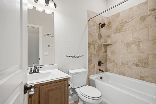 515 Lakeview Drive, Alvarado, TX 76009