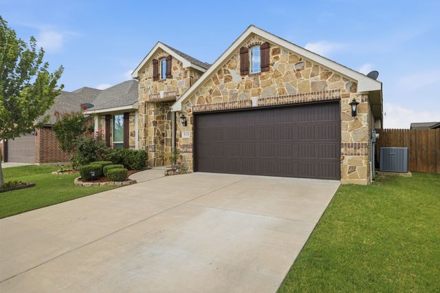 515 Lakeview Drive, Alvarado, TX 76009