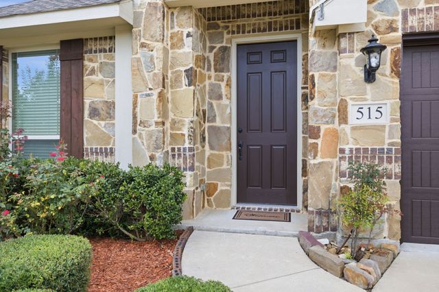 515 Lakeview Drive, Alvarado, TX 76009