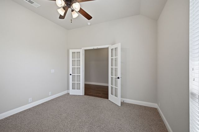 515 Lakeview Drive, Alvarado, TX 76009