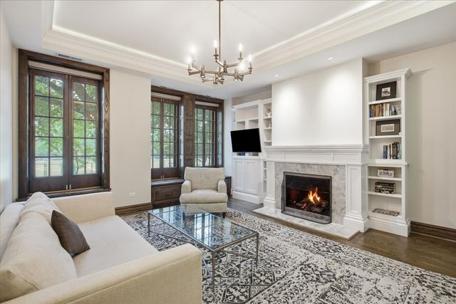 319 W WEBSTER Avenue 1, Chicago, IL 60614