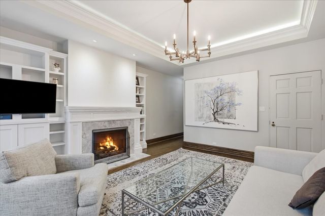 319 W WEBSTER Avenue 1, Chicago, IL 60614