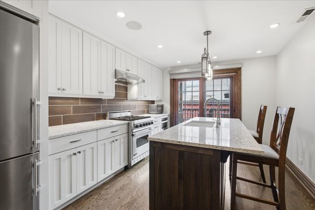 319 W WEBSTER Avenue 1, Chicago, IL 60614