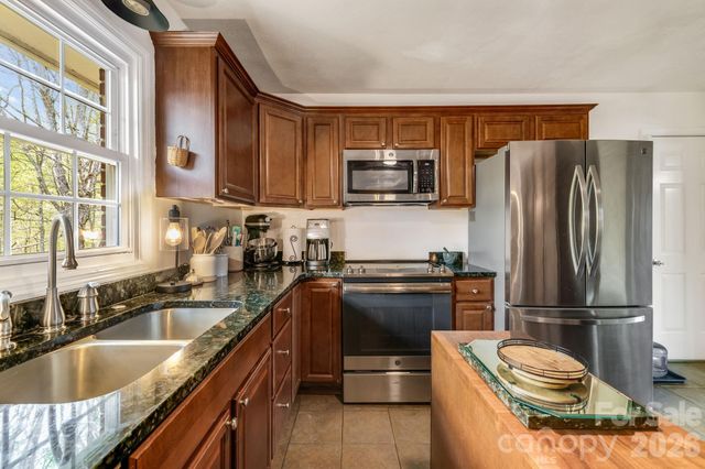 37 Duck Drive, Mars Hill, NC 28754