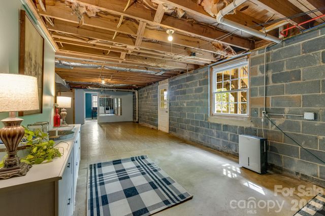 37 Duck Drive, Mars Hill, NC 28754