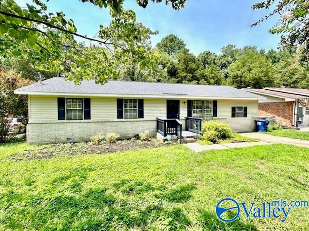 3215 Delia Lane NW, Huntsville, AL 35810