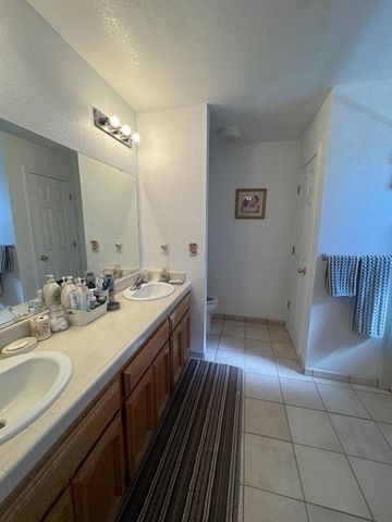 16861 Karen Road, Madera, CA 93636