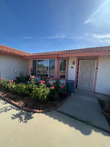 16861 Karen Road, Madera, CA 93636