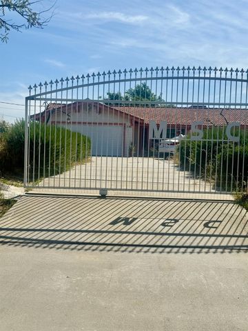 16861 Karen Road, Madera, CA 93636