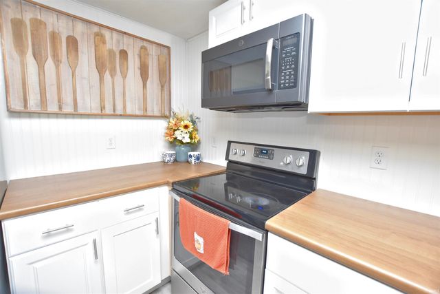 11921 W Breezy Point Drive, Monticello, IN 47960