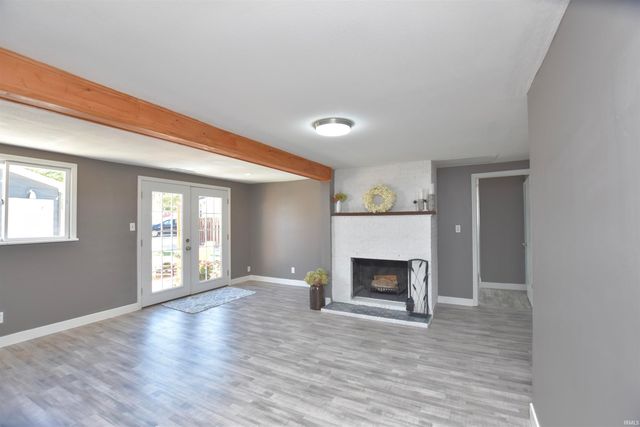 11921 W Breezy Point Drive, Monticello, IN 47960