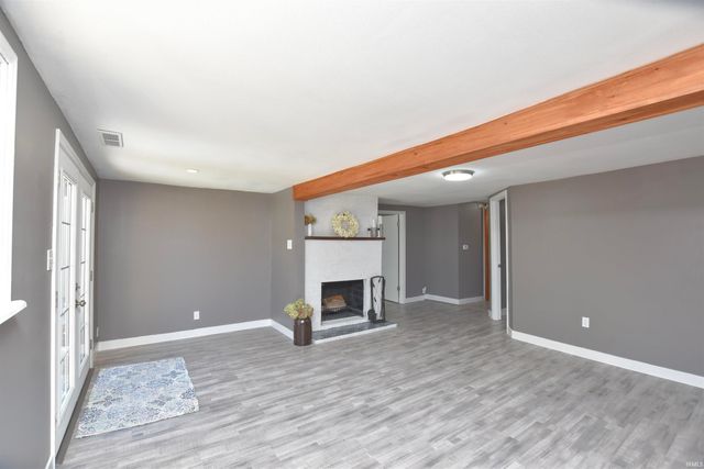 11921 W Breezy Point Drive, Monticello, IN 47960