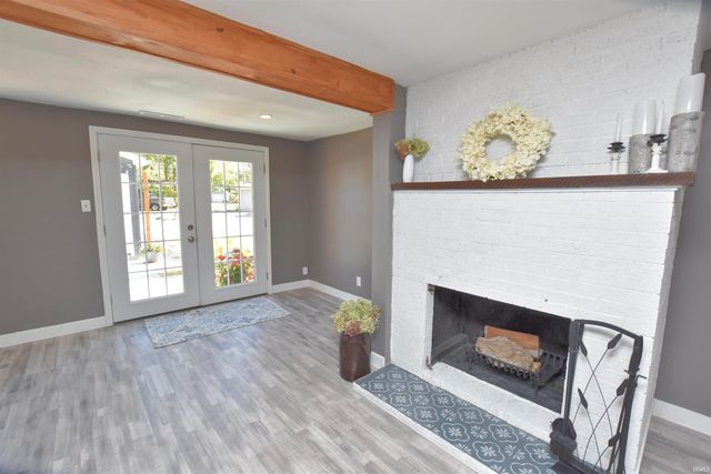 11921 W Breezy Point Drive, Monticello, IN 47960