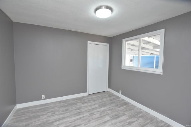 11921 W Breezy Point Drive, Monticello, IN 47960