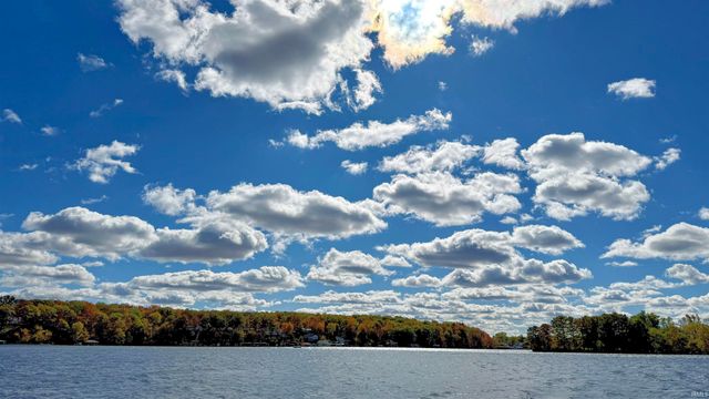 11921 W Breezy Point Drive, Monticello, IN 47960