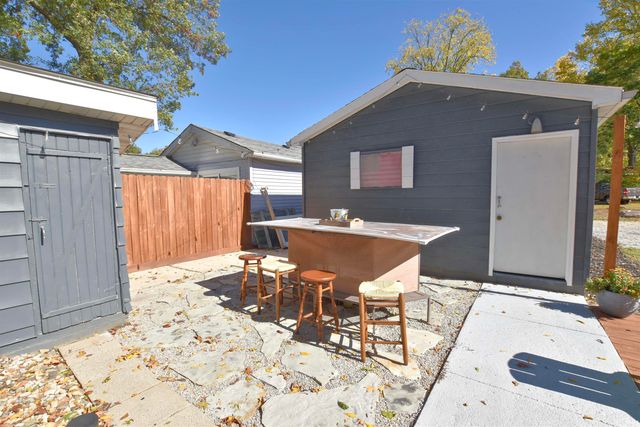 11921 W Breezy Point Drive, Monticello, IN 47960