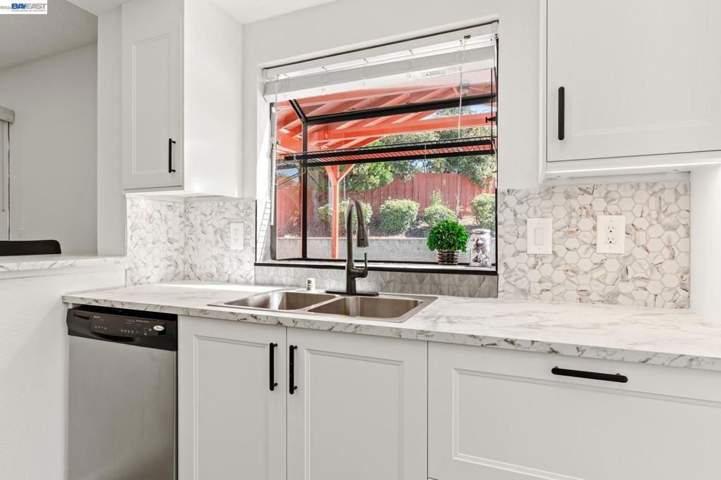 Image 12 of property listing at 3724 Greenhills Ave, Castro Valley, CA 94546
