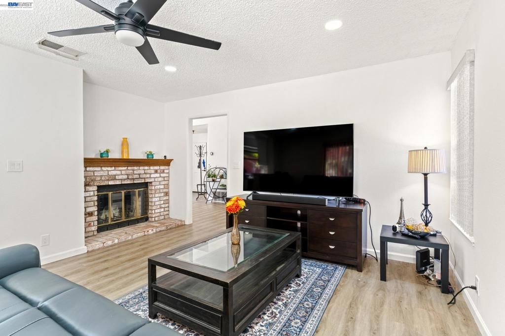 Image 18 of property listing at 3724 Greenhills Ave, Castro Valley, CA 94546