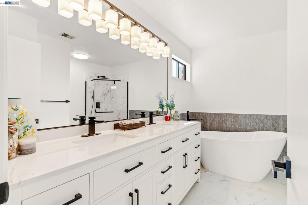 Image 38 of property listing at 3724 Greenhills Ave, Castro Valley, CA 94546