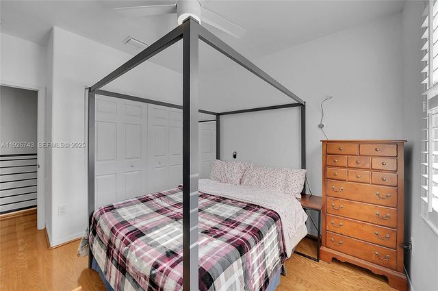 1135 Satinleaf St, Hollywood, FL 33019