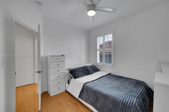 1135 Satinleaf St, Hollywood, FL 33019