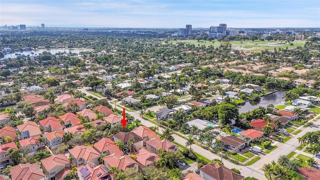 1135 Satinleaf St, Hollywood, FL 33019