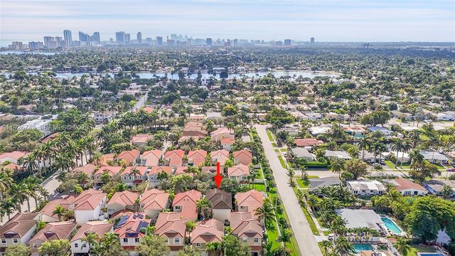 1135 Satinleaf St, Hollywood, FL 33019