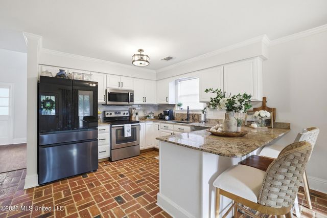 917 Handsboro Place, Gulfport, MS 39507