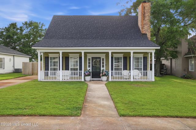 917 Handsboro Place, Gulfport, MS 39507