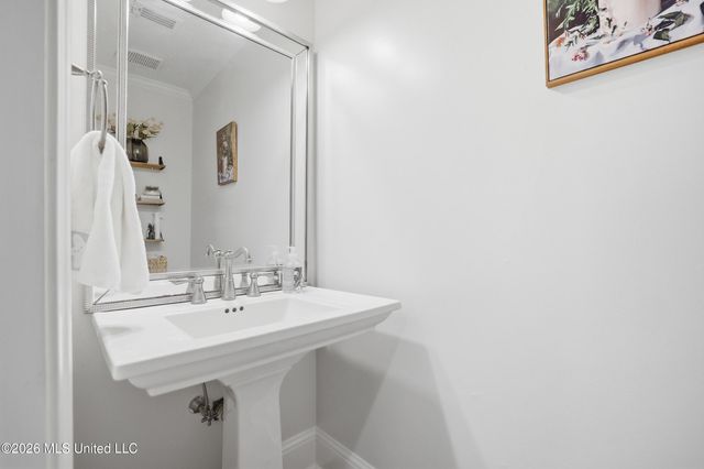 917 Handsboro Place, Gulfport, MS 39507
