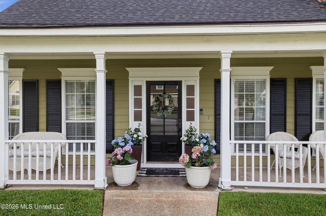 917 Handsboro Place, Gulfport, MS 39507
