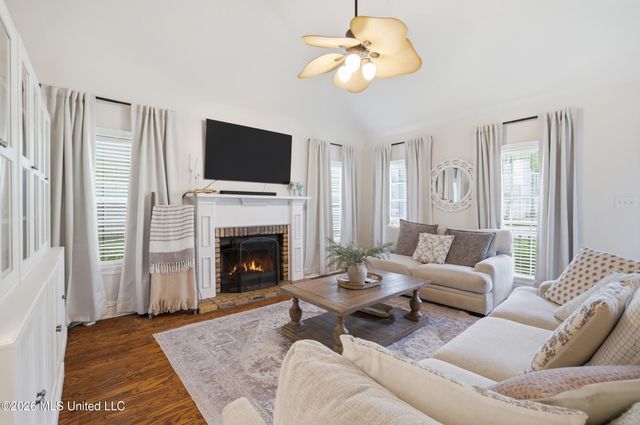 917 Handsboro Place, Gulfport, MS 39507