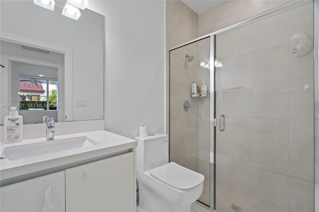 10294 NW 71st Ter, Doral, FL 33178