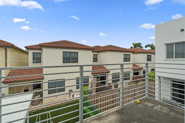 10294 NW 71st Ter, Doral, FL 33178