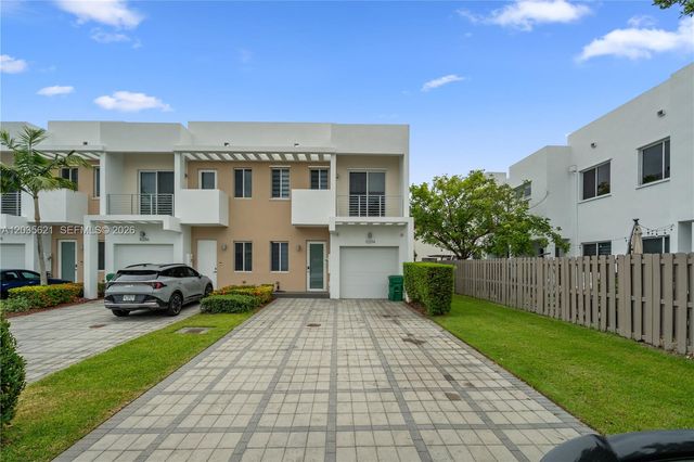 10294 NW 71st Ter, Doral, FL 33178