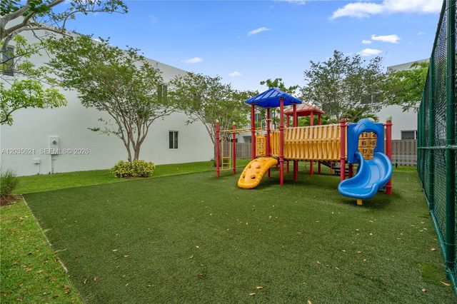 10294 NW 71st Ter, Doral, FL 33178