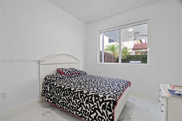 10294 NW 71st Ter, Doral, FL 33178