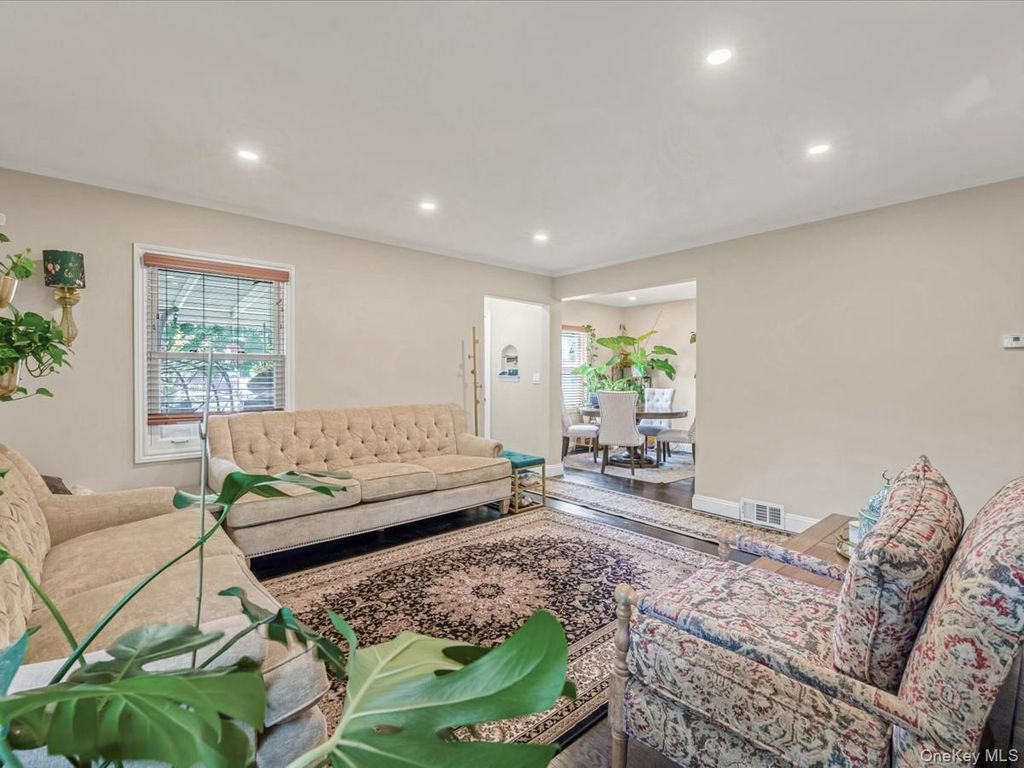 1517 Falmouth Avenue, New Hyde Park, NY 11040 — photo 4