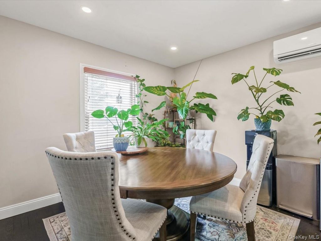 1517 Falmouth Avenue, New Hyde Park, NY 11040 — photo 5