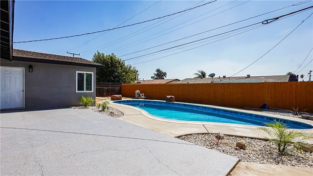 555 W Morgan, Rialto, CA 92376