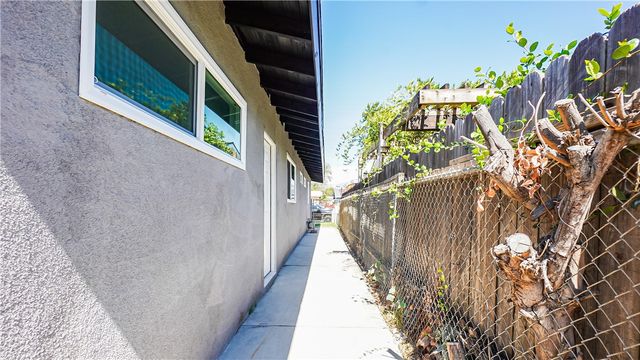 555 W Morgan, Rialto, CA 92376