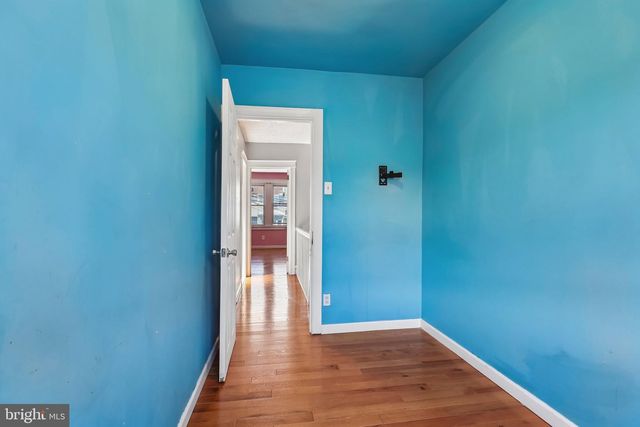 7046 CLOVER LN, Upper Darby, PA 19082