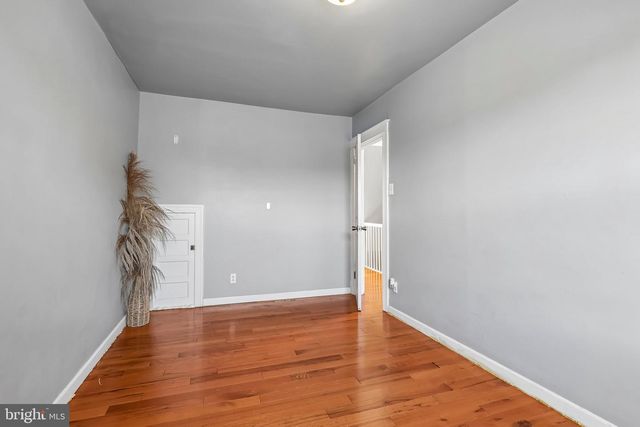 7046 CLOVER LN, Upper Darby, PA 19082