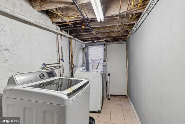 7046 CLOVER LN, Upper Darby, PA 19082